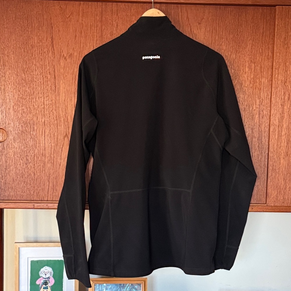 Patagonia Women's Black and Gray Jacket - Picture 5 of 7